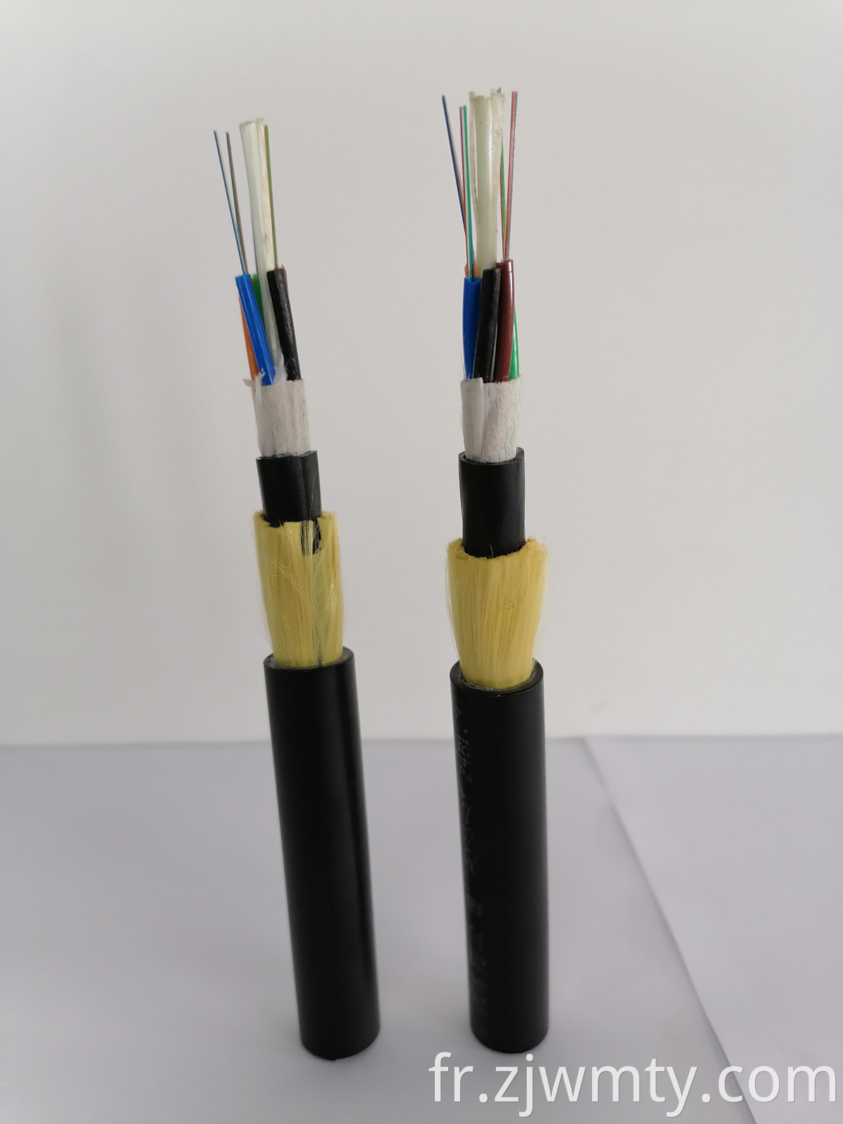 Dernière conception de qualité supérieure câble à fibre optique ADSS veste unique